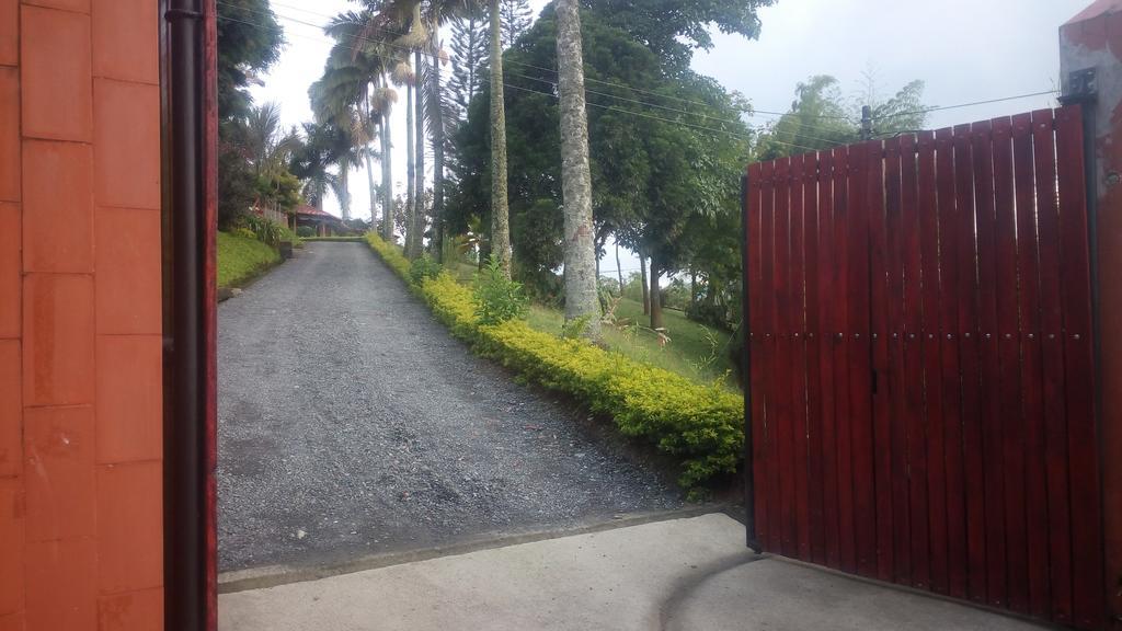 Hostal La Sultana Santa Rosa de Cabal Bagian luar foto