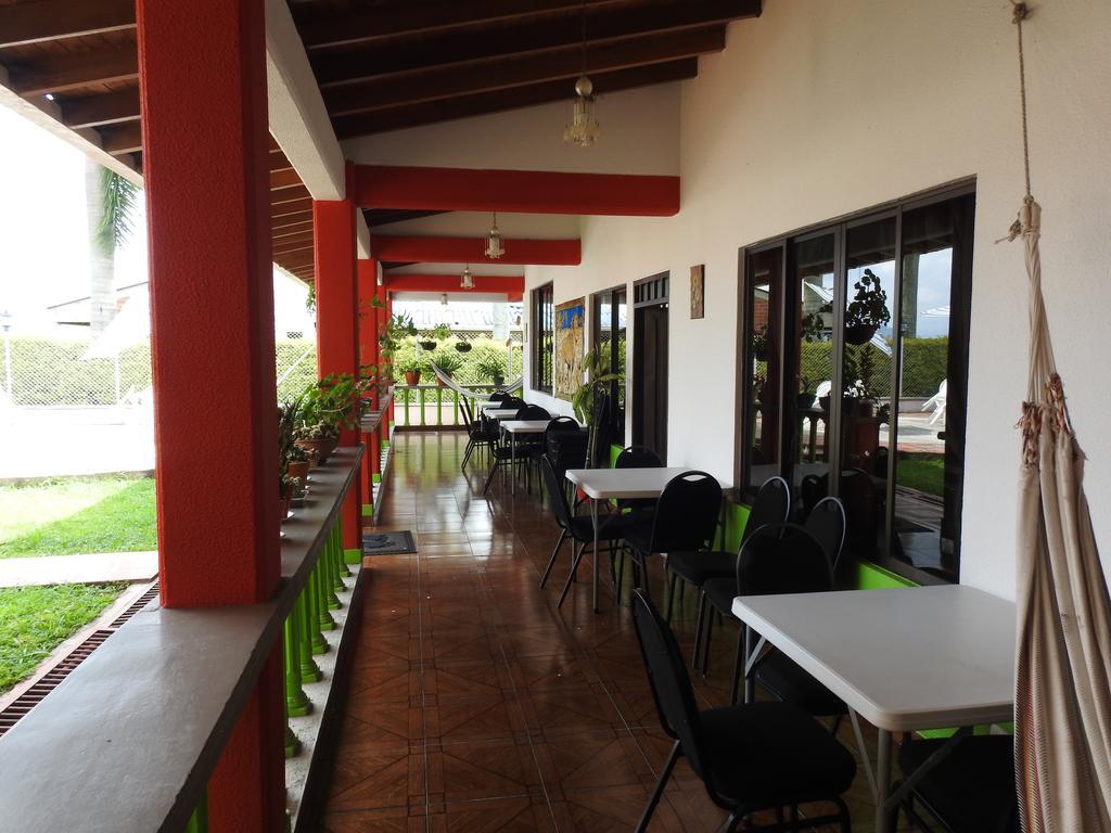 Hostal La Sultana Santa Rosa de Cabal Bagian luar foto